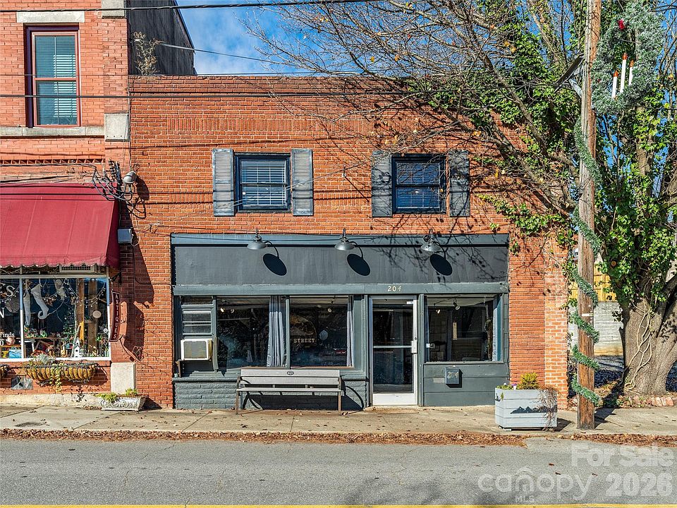 1st image of 204 Sutton Ave