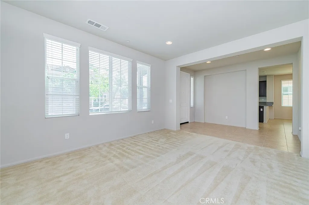 4 bed, 2.5 bath, 2179 sqft, $3,550 — Photo 4