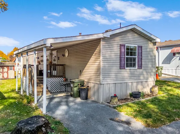 37 Plateau Rd, Lititz, PA 17543