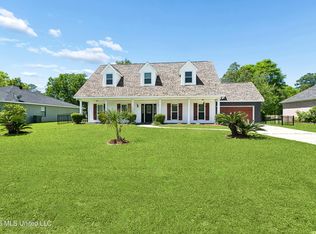 57143 Diamondhead Dr E, Diamondhead, MS 39525