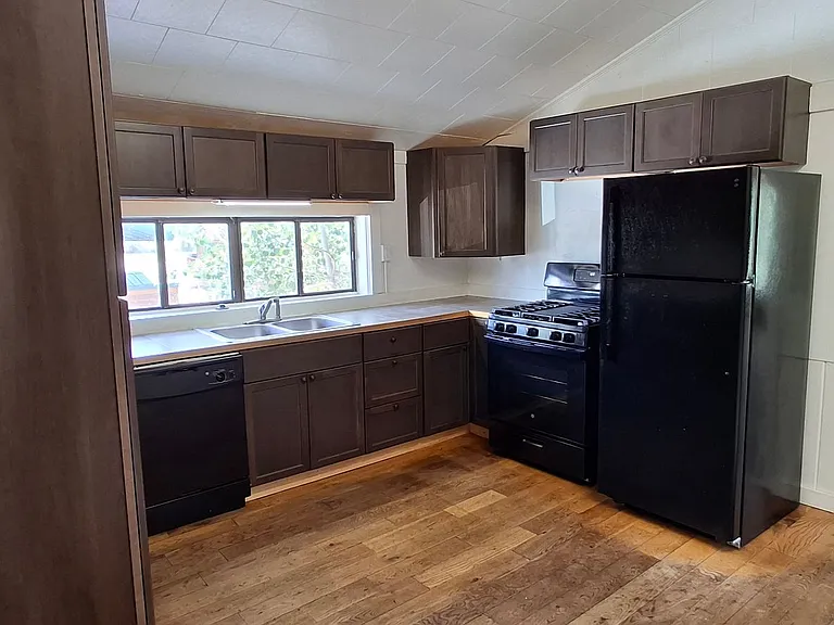 808 1/2 W Denver Ave — Photo 3