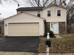 1190 Dogwood Ln, Aurora, IL 60504