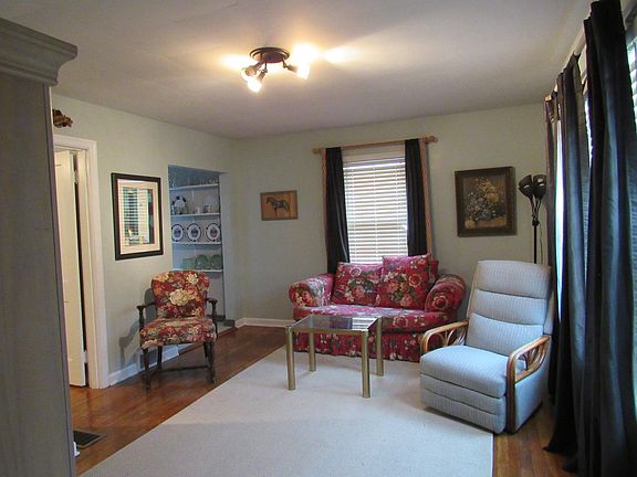 3rd image of 1035 W Vine St APT 2