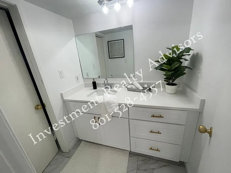 425 S 900 E - Salt Lake City, UT — Photo 24