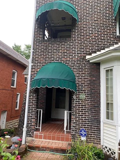 3 bed, 2400 sqft, $1,875 — Photo 1
