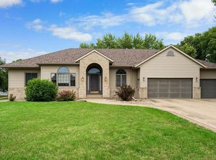 144 Canterbury Cir, Le Sueur, MN 56058