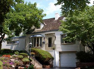 579 Moreland Dr, Pittsburgh, PA