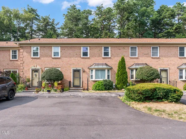 232 Point Of Woods Drive, Albany, NY 12203