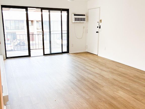 4th image of 330 Shore Dr APT B-20