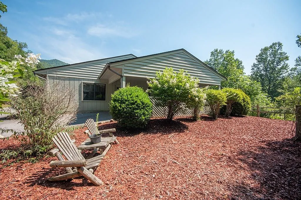 2 bed, 2.0 bath, $2,000 — Photo 1