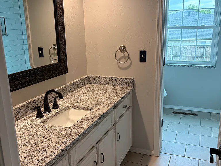 1438 Lakehurst Dr — Photo 6
