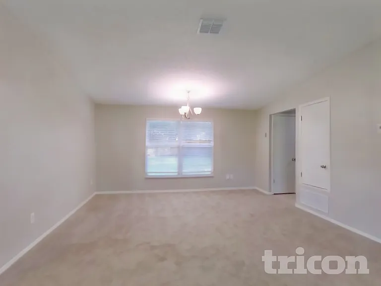 1641 Rhonda Dr — Photo 4