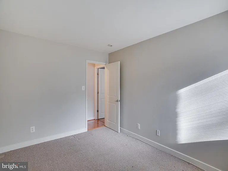 304 Hilltop Ln #F — Photo 29