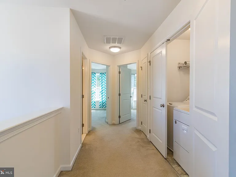 23409 Berkeley Meadows Dr — Photo 32