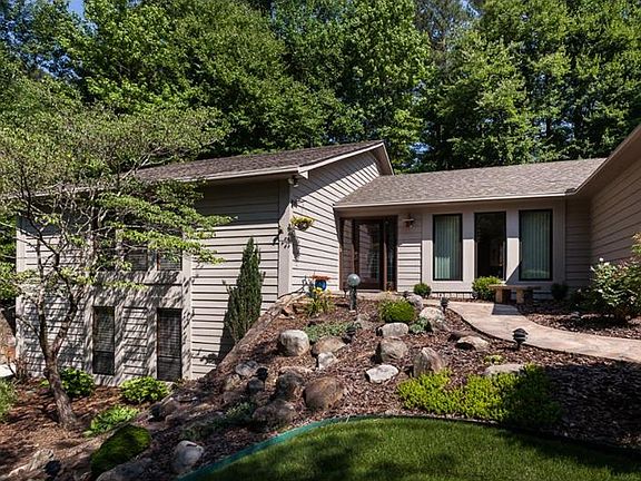 2nd image of 4276 Revere Cir