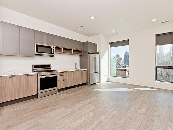 5th image of 854 N Larrabee St #304