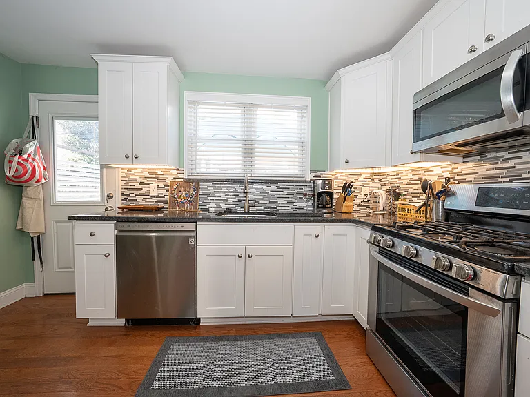 1916 S Alder St — Photo 14