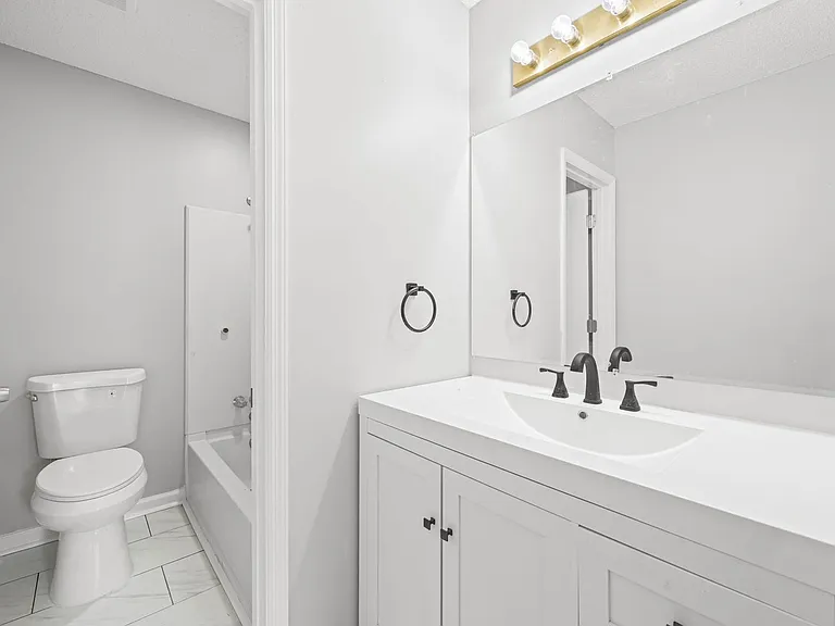 8066 Woodlake Dr — Photo 22