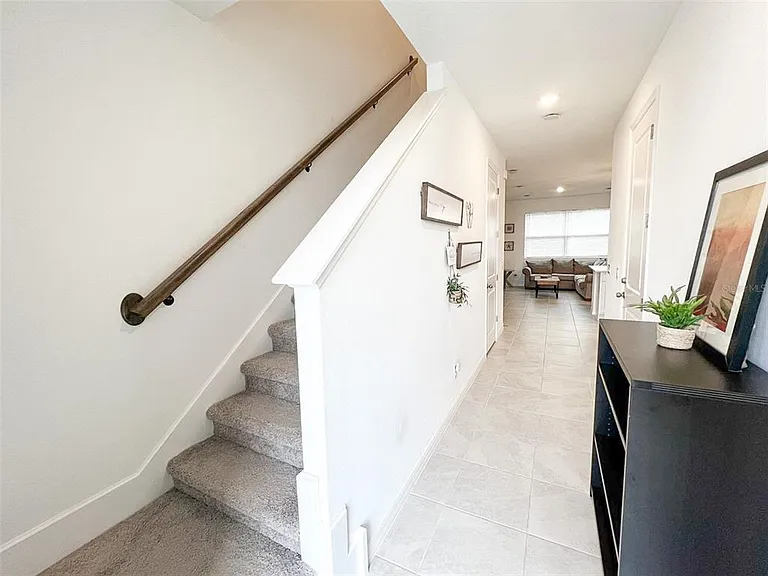 868 Longboat Dr — Photo 3