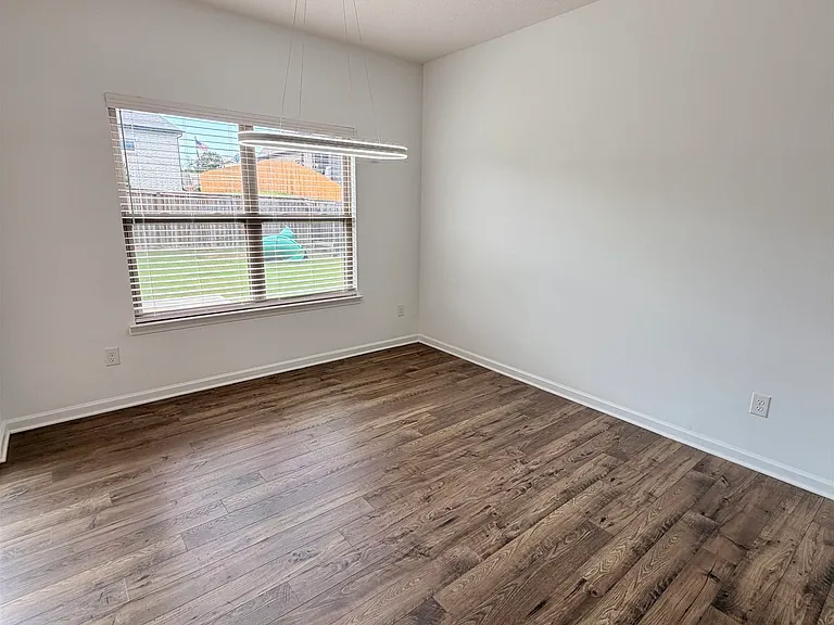 280 Lilly Dr — Photo 17