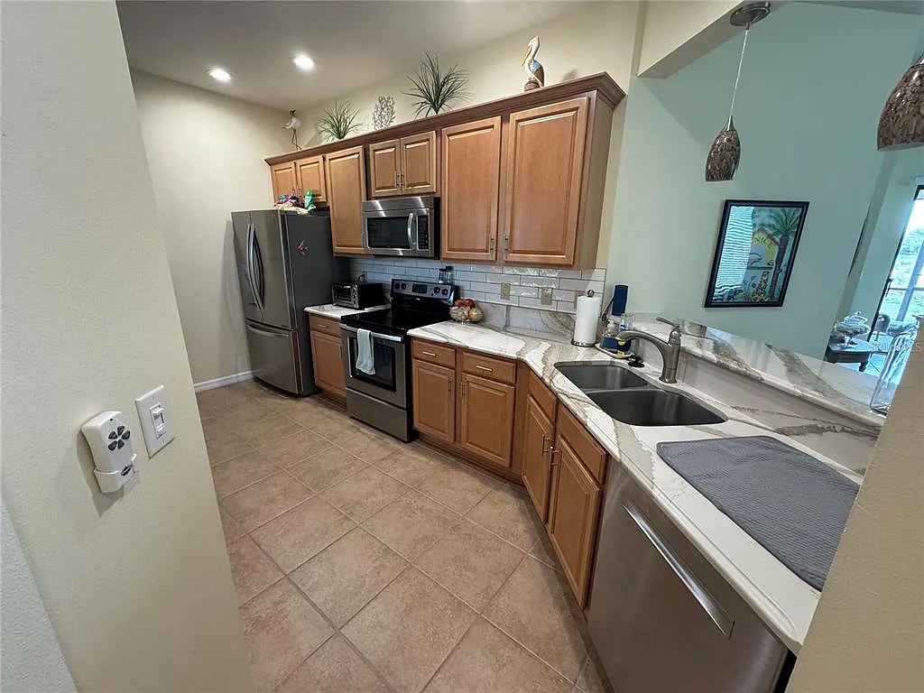 2 bed, 1.0 bath, 1600 sqft, $2,150 — Photo 3