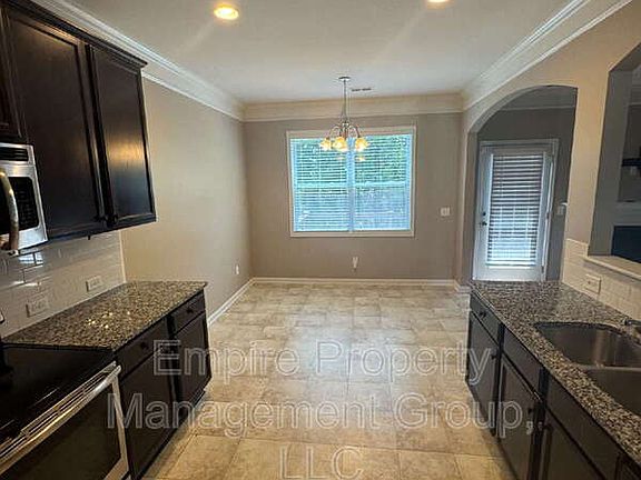 5th image of 108 Ashewicke Dr