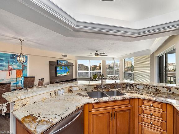 2nd image of 870 Collier Ct APT 403
