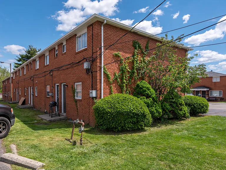 800 Harrisburg Pike #S — Photo 2