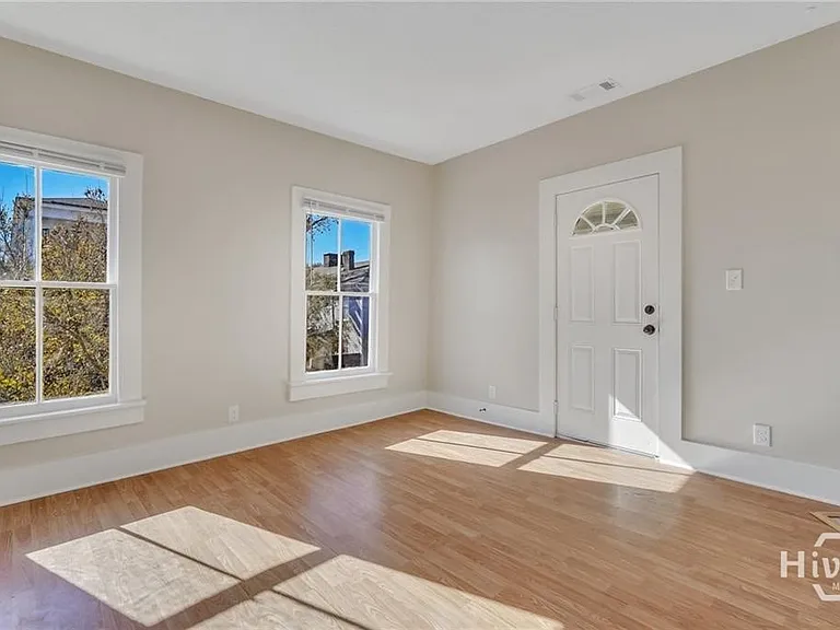 218 W Anderson St #UPPER — Photo 46