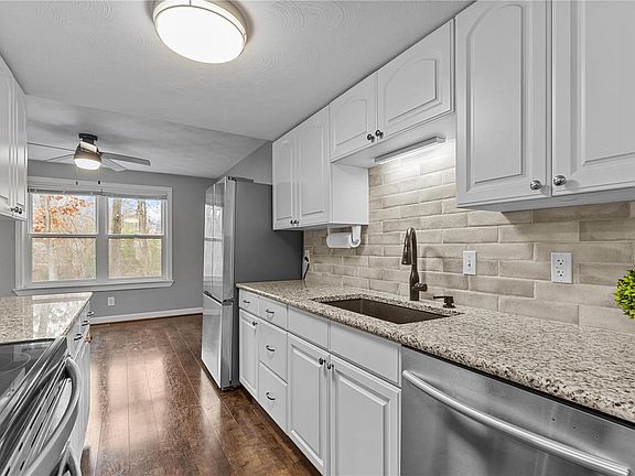 3rd image of 16 Walker Ln