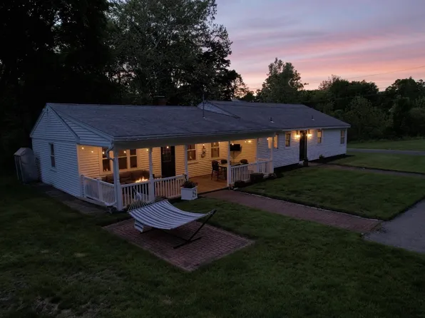 2 Spring Hill Dr, South Grafton, MA 01560