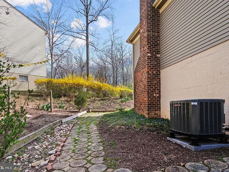 2798 Alton Hotel Ct — Photo 32