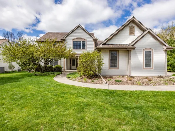207 Woodlands COURT, Hartland, WI 53029