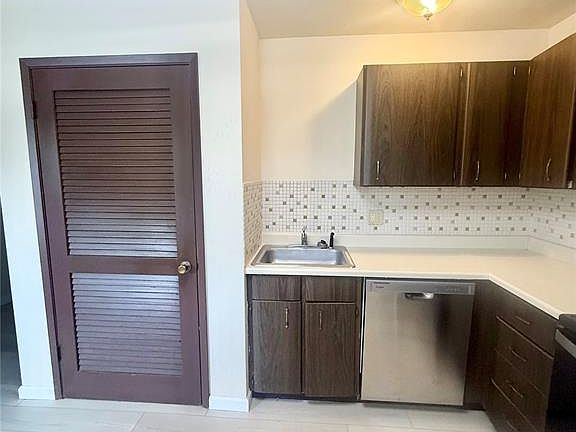 5th image of 203 Howard Dr APT 3