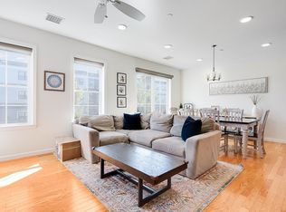 1 Revolution Way UNIT 211, Canton, MA 02021