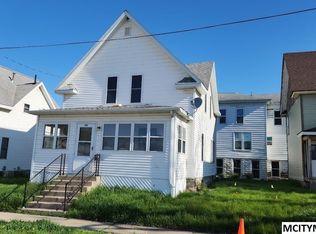 210 1st St SW, Mason City, IA 50401