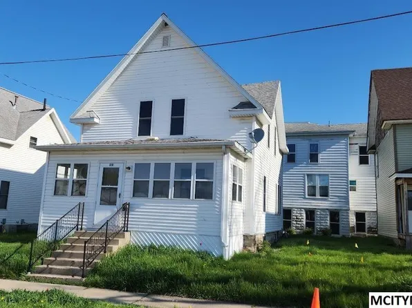 210 1st St SW, Mason City, IA 50401