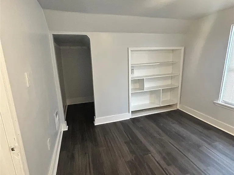 6242 Frontenac St — Photo 10