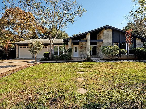3rd image of 2621 Barton Hills Dr