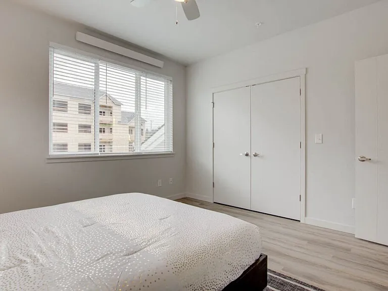 Latitude 45 — Photo 16