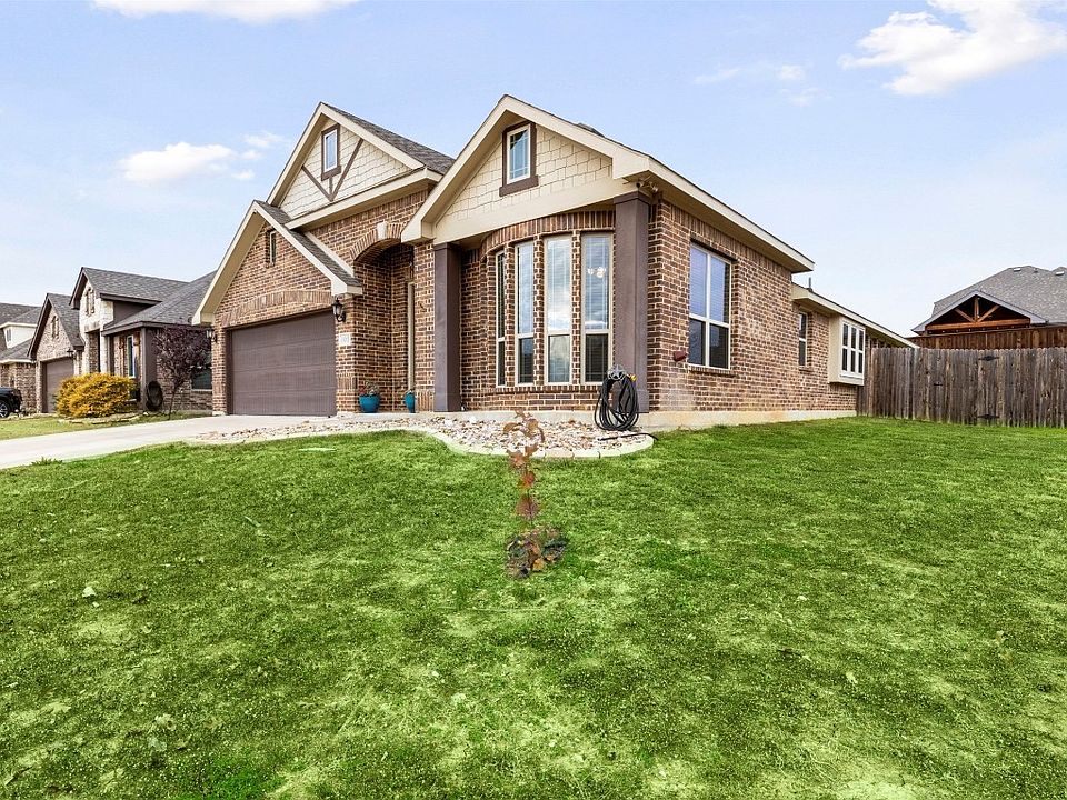 1st image of 100 Valverde Ln