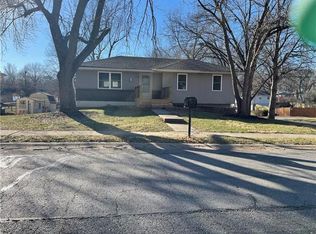 100 NE Summit Dr, Blue Springs, MO 64014