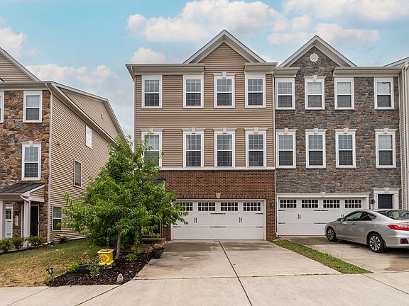 2nd image of 21497 Willow Breeze Sq