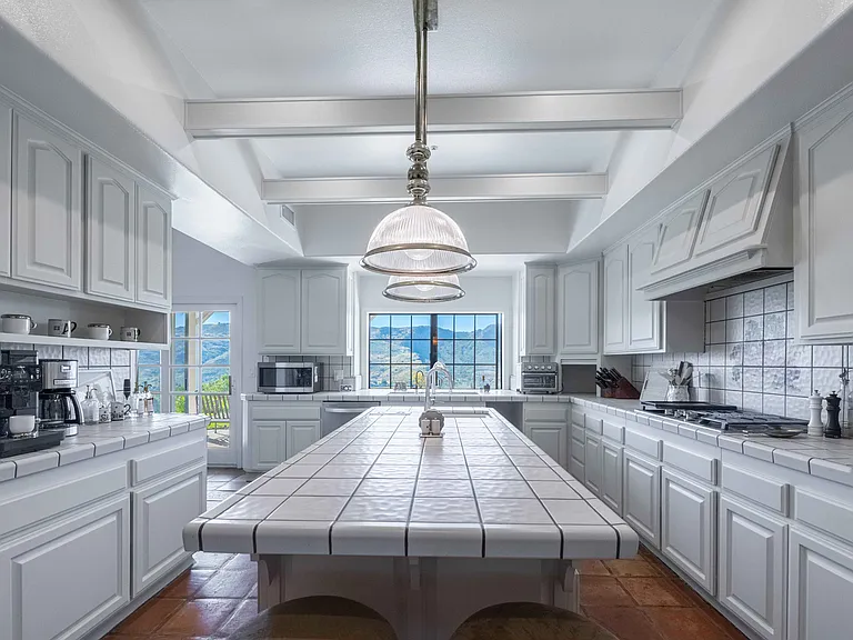11300 Highridge Ct — Photo 19