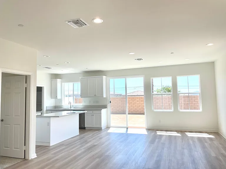 20009 Lemonscent Dr — Photo 3