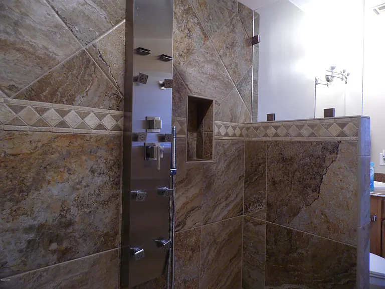 2886 Cisco Dr N — Photo 45