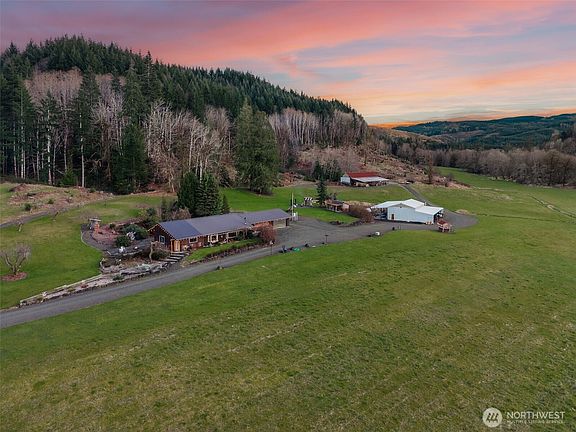 3rd image of 65 Wilderness Road