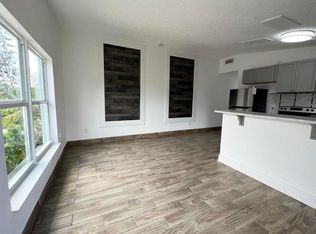 1050 W 7th St, Riviera Beach, FL 33404