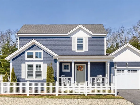 42 Cobblestone Cir, Mashpee, MA 02649