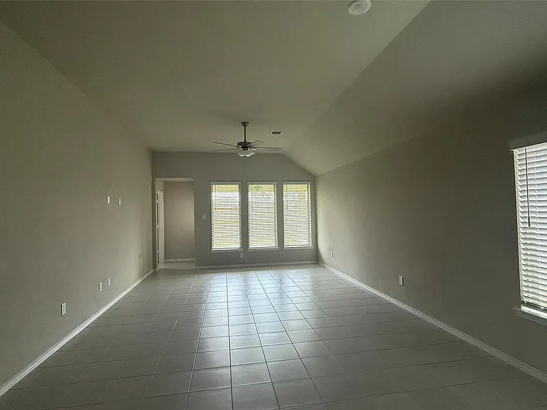 31961 Retama Ranch Ln — Photo 17